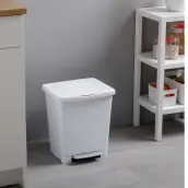 CUBO BASURA PEDAL PLASTICO BLANCO 23lt MILLENIUM 1101401 TATAY